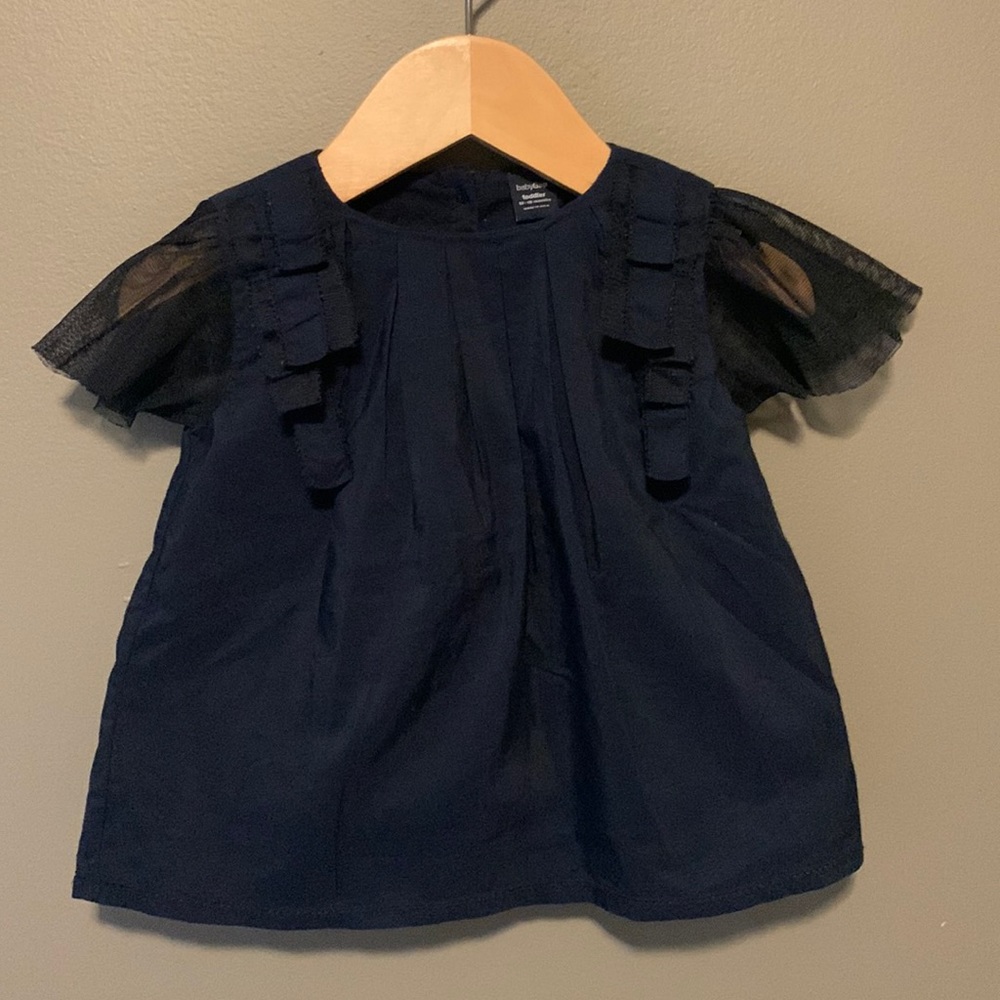 Gap girls top. Size 12-18 months